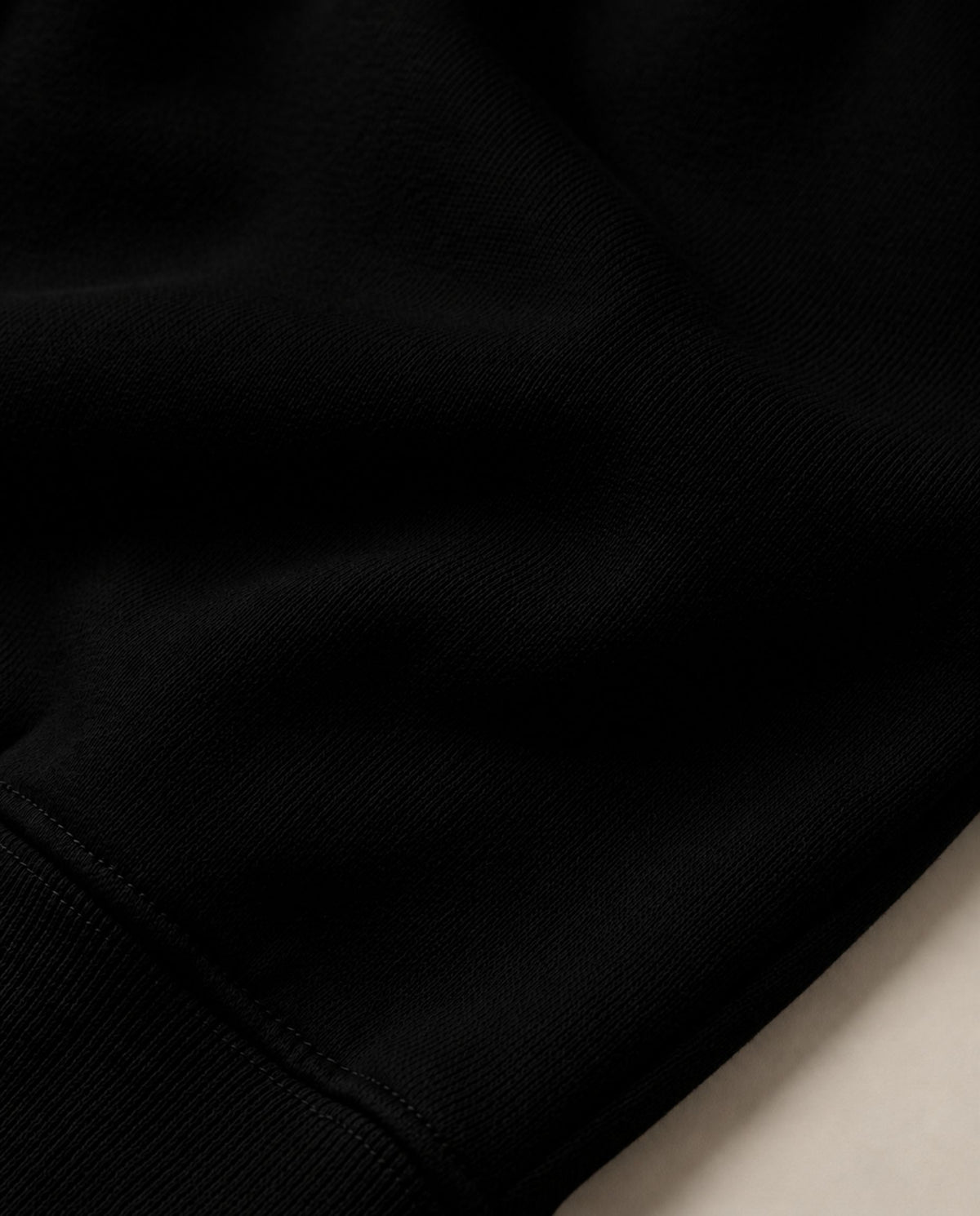 Black Quater zipper